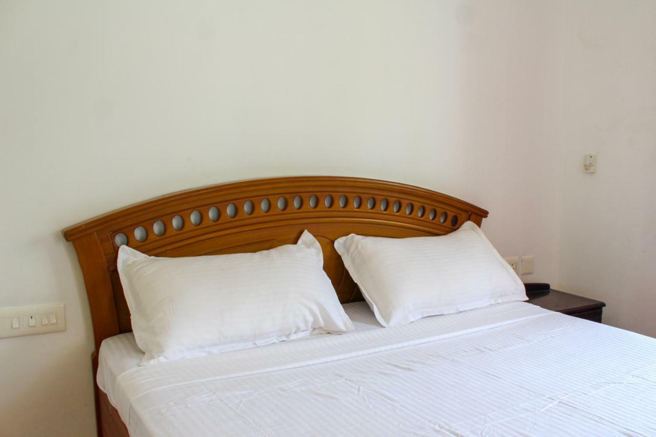 Magic Land Resorts Athirapally Irinjalakuda Eksteriør billede