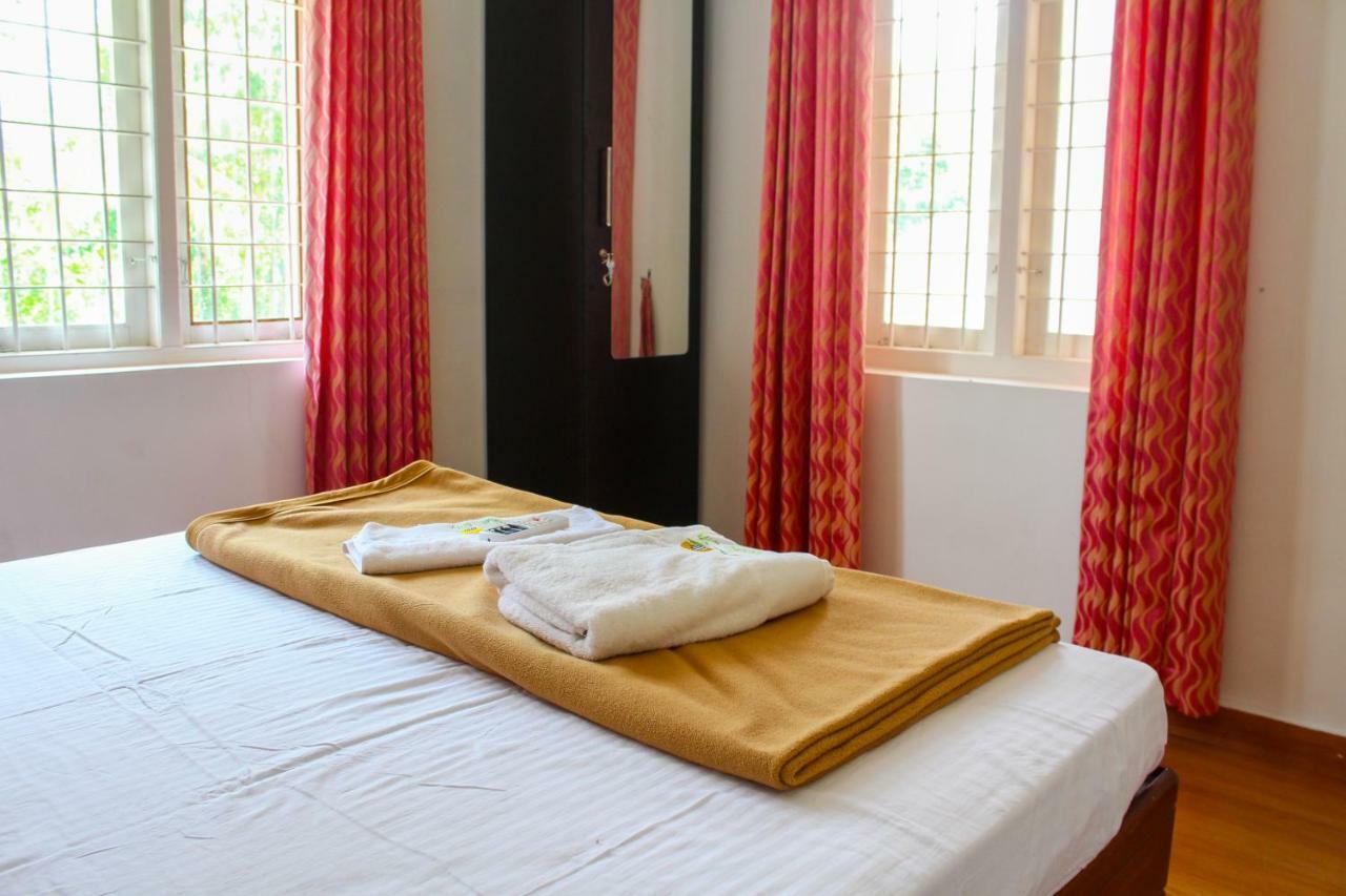 Magic Land Resorts Athirapally Irinjalakuda Eksteriør billede