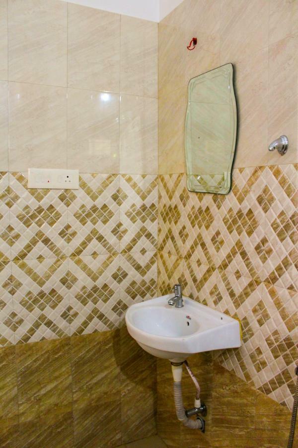 Magic Land Resorts Athirapally Irinjalakuda Eksteriør billede