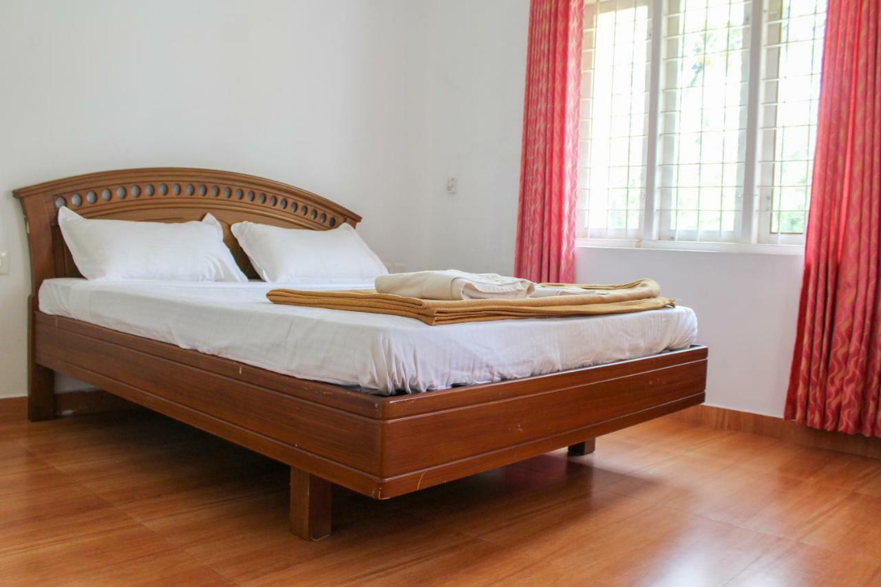 Magic Land Resorts Athirapally Irinjalakuda Eksteriør billede